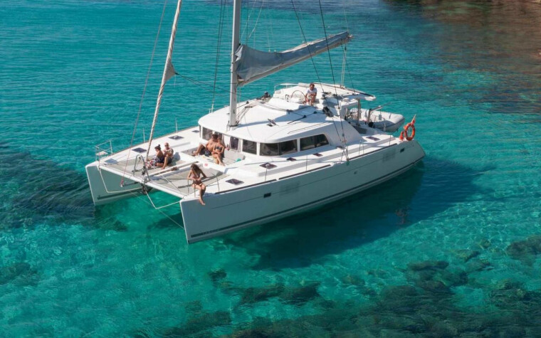 image catamaran famille