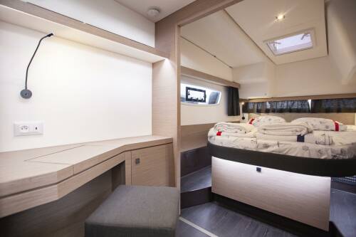 Cabin (starboard side)
