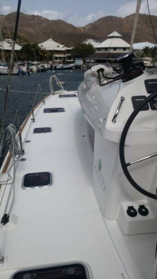 Deck / windows / portside